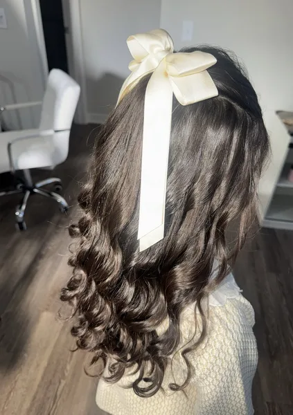 Estilismo de Cabello de Larga Duración para Evento Social