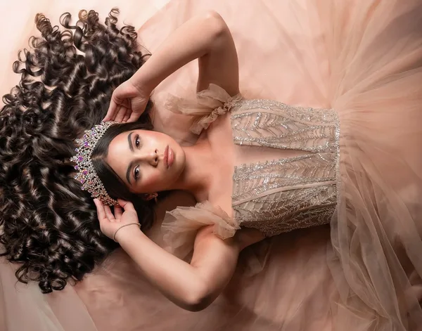 Maquillaje y Peinado Sesión de fotos para quinceañera